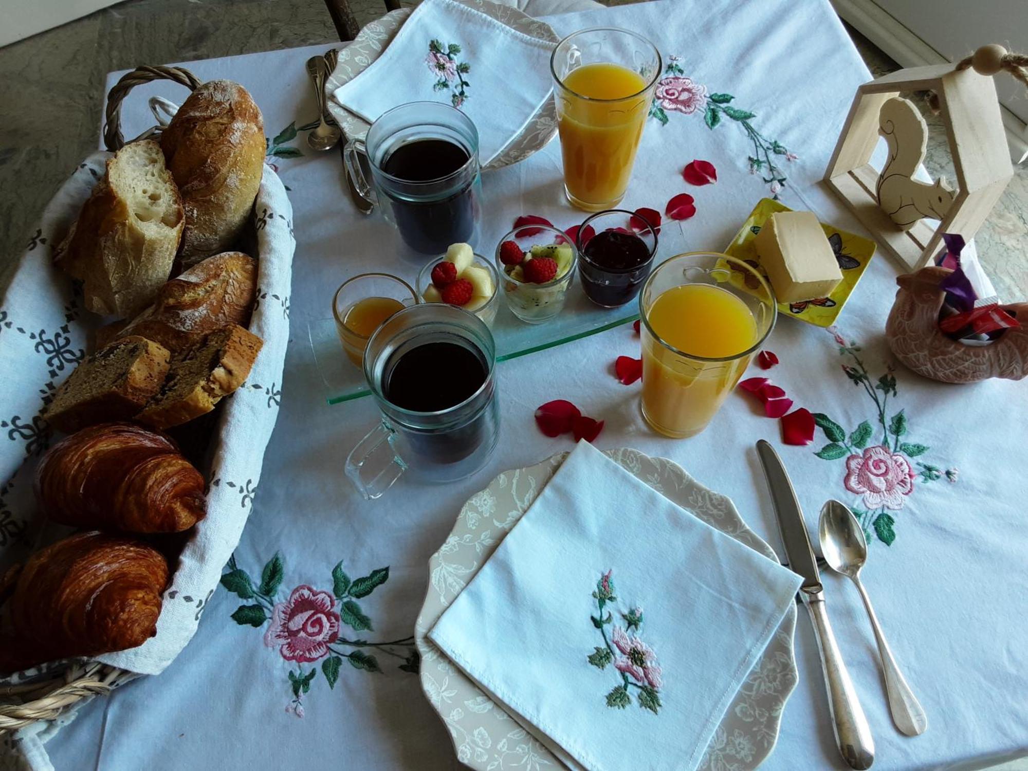 Saint-Martin-du-Bois  L'Ecureuil Gourmand, Chambre D'Hotes En Anjou Bleu المظهر الخارجي الصورة